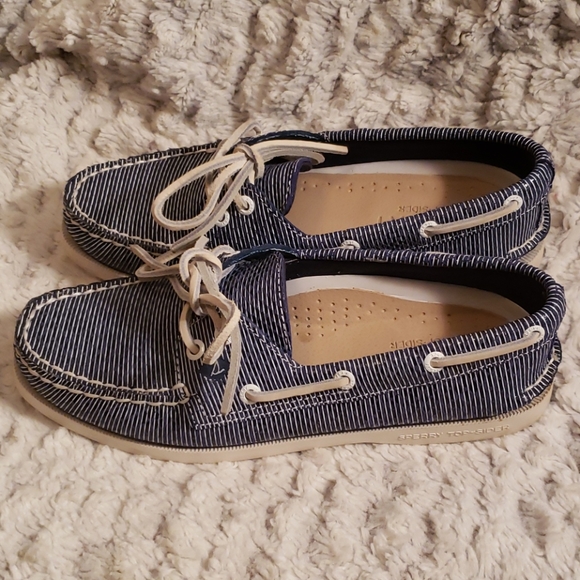 Navy in white stripe Sperry topsiders - Picture 2 of 7